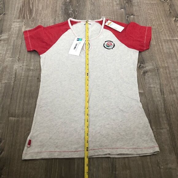 NWT Tournament of Roses Pasadena CA Womens Red Gray Short Sleeve T-Shirt Size M - Picture 10 of 10